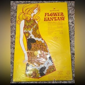 Vintage 1960’ Paper Dress w /Original Packaging. Flower Fantasy
